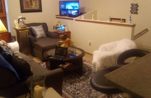 Champaign Apartment | Clean and cozy one bedroom one bath apartment in Champaign Il