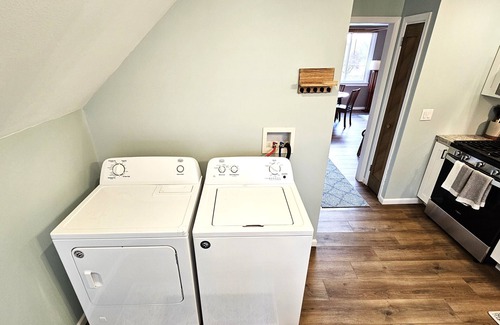 La Porte Apartment | Clean, Comfortable 2-Bedroom Apartment in Downtown LaPorte