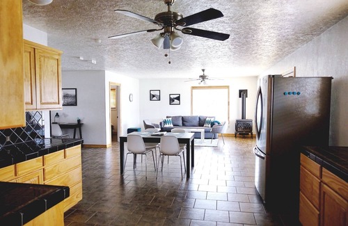 Mitchell House | Clean, fully stocked home in Mitchell.