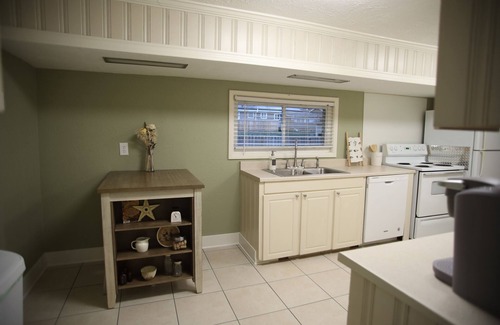 Millard House | CLEAN HOME in Millard Lumberyard District close to anywhere in Omaha
