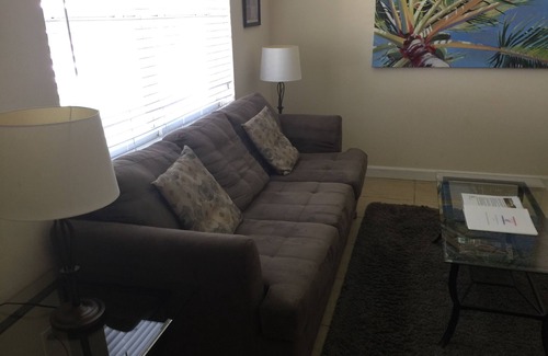 Croissant Park Apartment | Clean, Quiet - Centrally Located Near Airport And Downtown