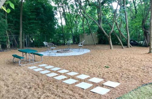 East Memphis House | Clean & Serene House Studio - Easy Onoff I-40