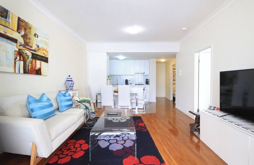 Arncliffe Apartment | Clean,Stylish Apt-5mins Airport,10 mins local shop, 15 mins to CBD, Free parking