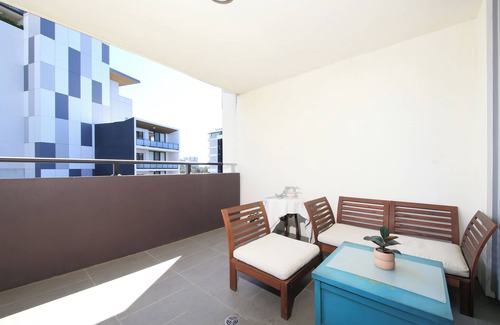 Arncliffe Apartment | Clean,Stylish Apt-5mins Airport,10 mins local shop, 15 mins to CBD, Free parking