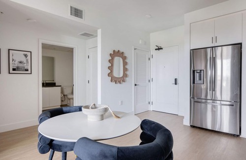 University Heights Apartment | Clean University Heights 1BR w/Courtyard, nr Restaurants, by Blueground
