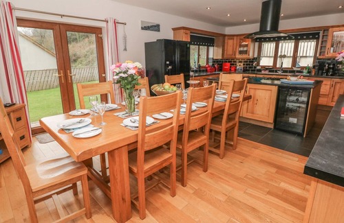 Pendine House | CLEAR VIEW, pet friendly, character holiday cottage in Pendine