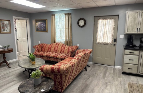 Newcomb Apartment | CLEARFORK CREEK LODGING & RV CAMPGROUND#4