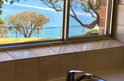 Tathra House | Clifftop- Amazing beach, coast + ocean views.