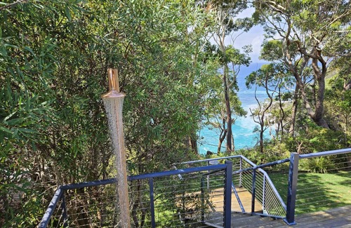 Mollymook Beach House | Clifftop Retreat - north facing oceanfront property, stunning views, sleeps 12