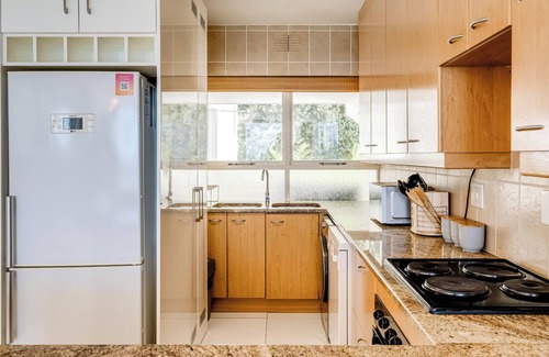 Clifton Apartment | Clifton Apartment w Direct Beach Access Marella