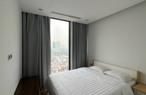 Ngoc Khanh Apartment | Clinton - 3BR Vinhome Metropolis Full Serviced