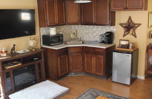 Clinton Apartment | Clinton's Pet Friendly B&B
