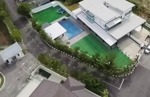 Bukit Baru Villa | CloClo Villa - Truly Cuti-Cuti Melaka (24pax)