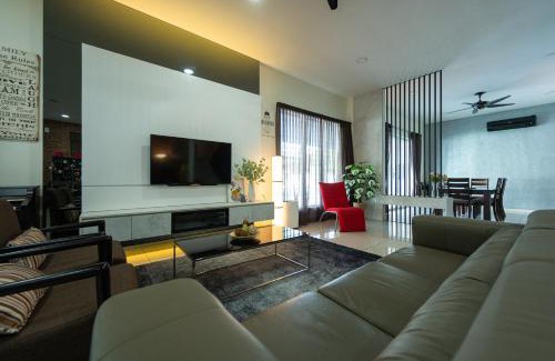 Bukit Baru Villa | CloClo Villa - Truly Cuti-Cuti Melaka (24pax)