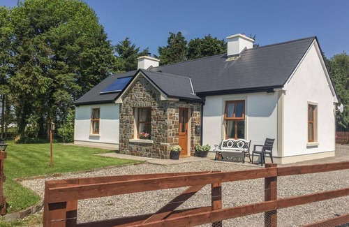 Cloonkee Cottage | CLOONKEE COTTAGE, family friendly in Ballina, County Mayo