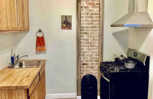 West Riverside House | 🔥CLOSE 2 UPTOWN+ZOO❤️ SLEEPS 5 & PET FRIENDLY W/FEE