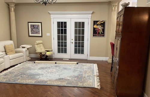 Colborne House | close to amenities and beach