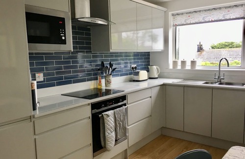 Moelfre House | Close to beach and coastal path with sea and mountain views. Pet friendly!