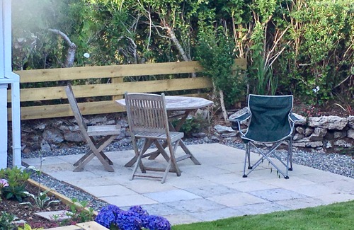 Moelfre House | Close to beach and coastal path with sea and mountain views. Pet friendly!