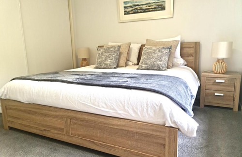 Surfside House | Close to beach and Mangrove walk