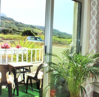 Għadira Apartment | close to beach, stylish fully equipped, Apartment 3 balconies & country views