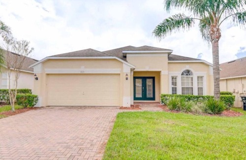 Highgate Park Villa | Close to Disney - Game Room - Private Pool