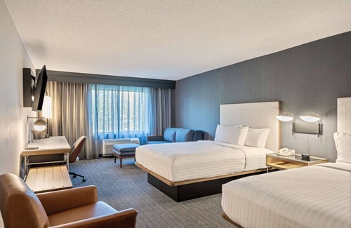 Pleasant Hill Hotel | Close to Downtown San Francisco CA! Property w/Onsite Self Parking & Starbucks