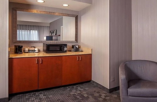Newark House | Close to Downtown Wilmington and the University of Delaware! FREE Parking, Pool!