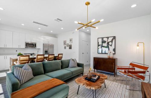 Pinecrest West Park House | Close to DT Tampa Newly Designed Fully Stocked Kitchen