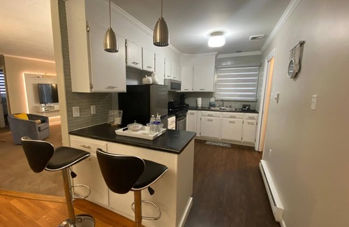 Rohrerstown Apartment | Close to lot of shopping areas, eateries, bars and more. Ideal for monthly stays