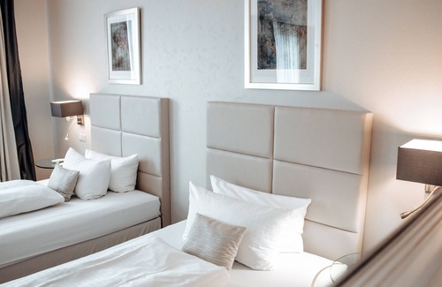 Niederkassel Hotel | Clostermanns Hof