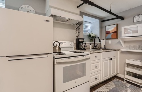 City Park Apartment | Cloud by Modern Midstay/1Block to City Park #C16