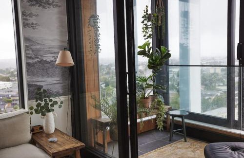 Henderson Apartment | Cloud Loft Residence with 180 Degrees Views
