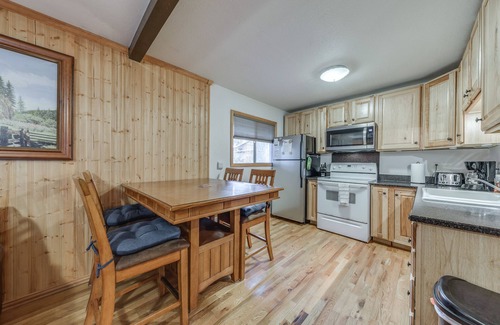 Cloudcroft Cabin | Cloudcroft Cabin Vacation Rental: 3 Mi to Skiing!