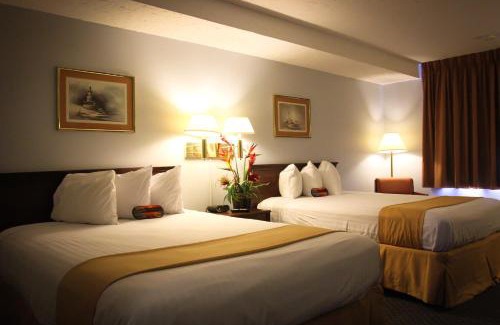 Tri-Cities Hotel | Clover Island Inn