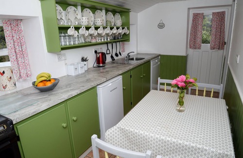 Belturbet Cottage | Cloverhill Gate Lodge Relax Refresh and Unwind promises tranquillity