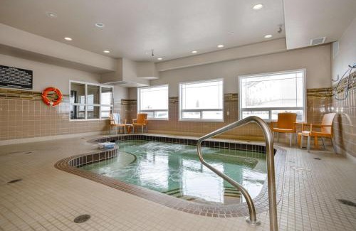 Weyburn Hotel | Coast Weyburn Hotel