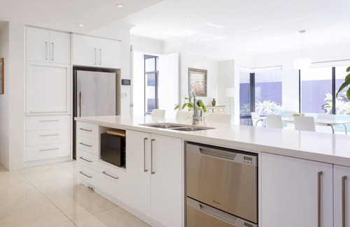 North Coogee House | Coastal Bliss - Family Home Moments from the Beach