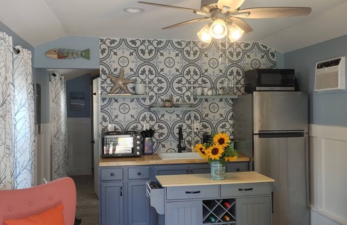 Wilmington Cottage | Coastal Chic Cottage with pool