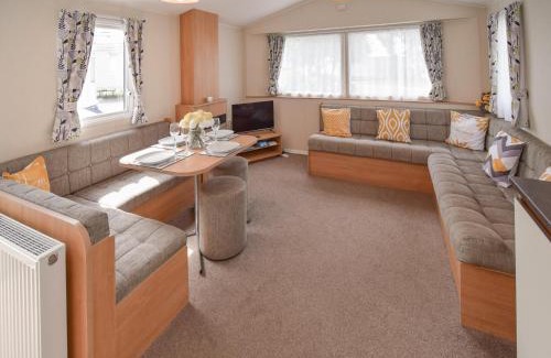 Tosside Apartment | Coastal Comfort