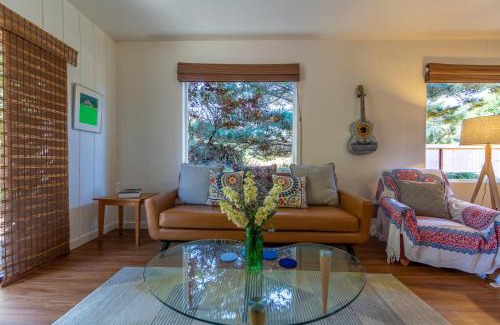 Fort Bragg House | Coastal Conifer Hideaway