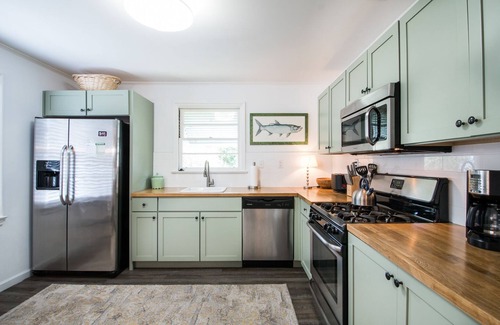 Old Village House | Coastal Cottage on Shem Creek - near Sullivan's Island and Downtown