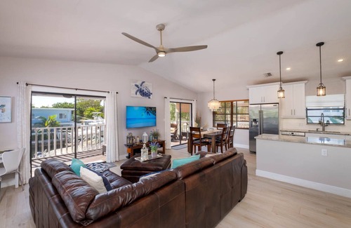 Indian Waterways House | COASTAL ELEGANCE FOR RENT IN ISLAMORADA ! PARADISE FOUND ON DEEP WATER