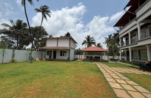 Virar West House | coastal farm house by farm view