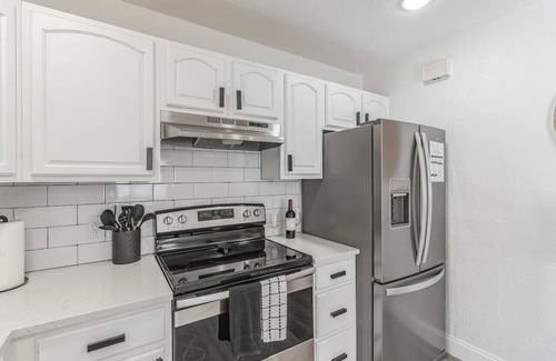 Alta Vista House | Coastal Getaway *With Bikes & NEW Saltwater Pool*
