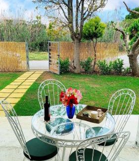 Korfalonas House | Coastal Haven Your Oasis by the Sea