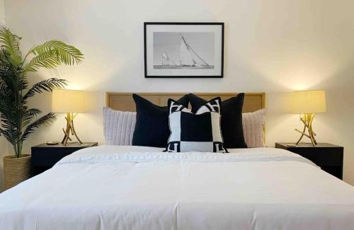 Talahi Island House | Coastal Oasis w Pool Near Beach and Downtown!