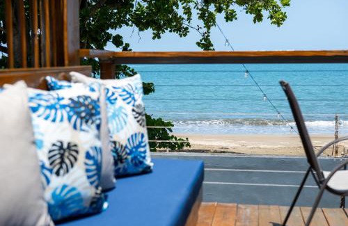 Algarrobos House | Coastal Oceanfront Hideaway w 3BR & Private Deck