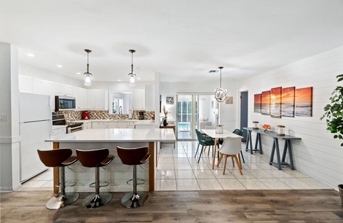 Bonita Springs House | Coastal Pearl Getaway