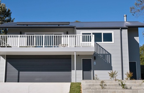 Narrawallee House | Coastal, Pet-Friendly Luxe